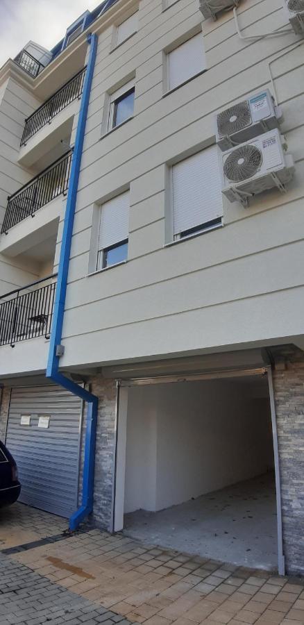 Cvetkovic Lux Аpartmani & Free Garaza Apartment Vrnjacka Banja Bagian luar foto