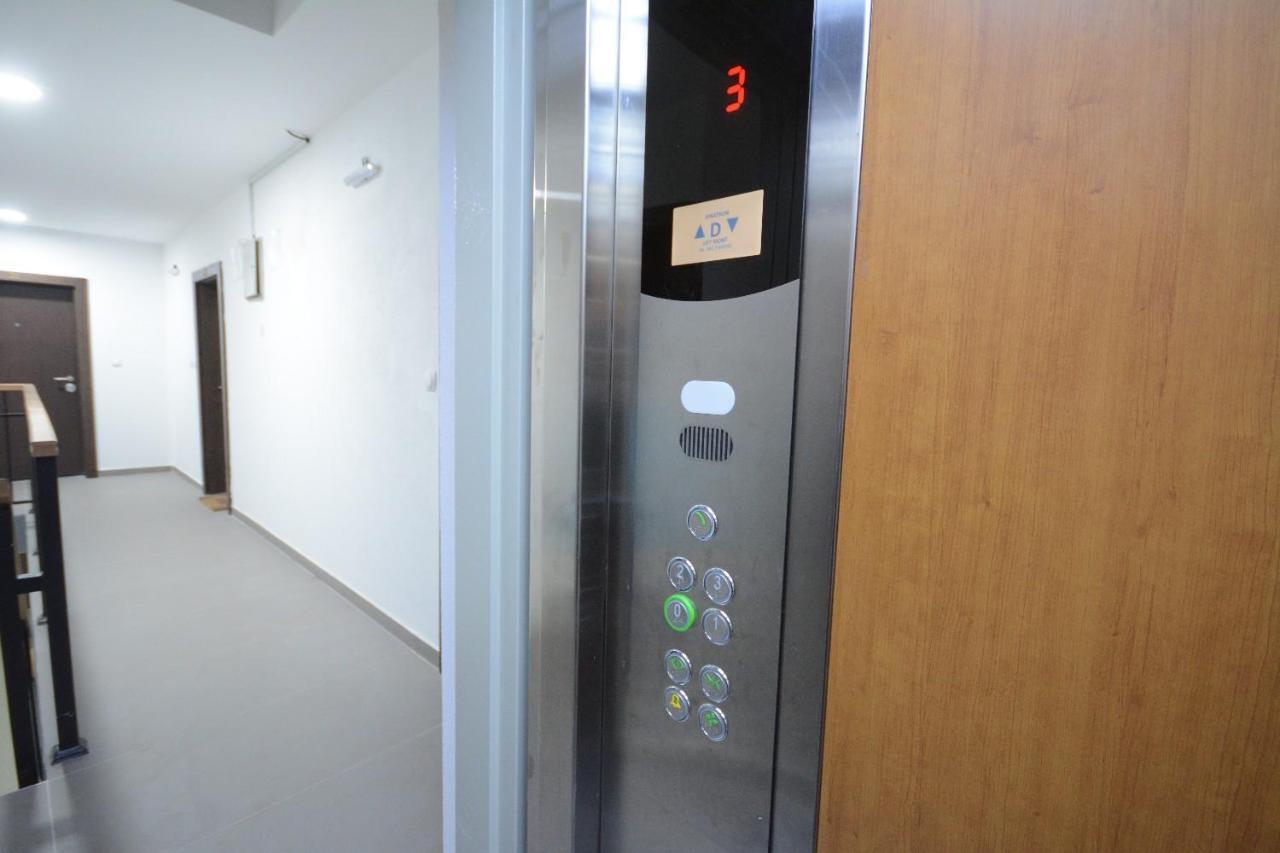 Cvetkovic Lux Аpartmani & Free Garaza Apartment Vrnjacka Banja Bagian luar foto