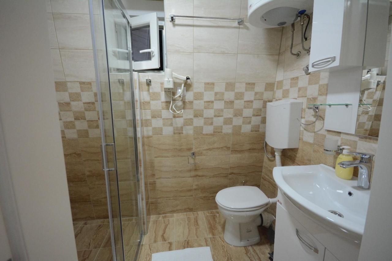 Cvetkovic Lux Аpartmani & Free Garaza Apartment Vrnjacka Banja Bagian luar foto