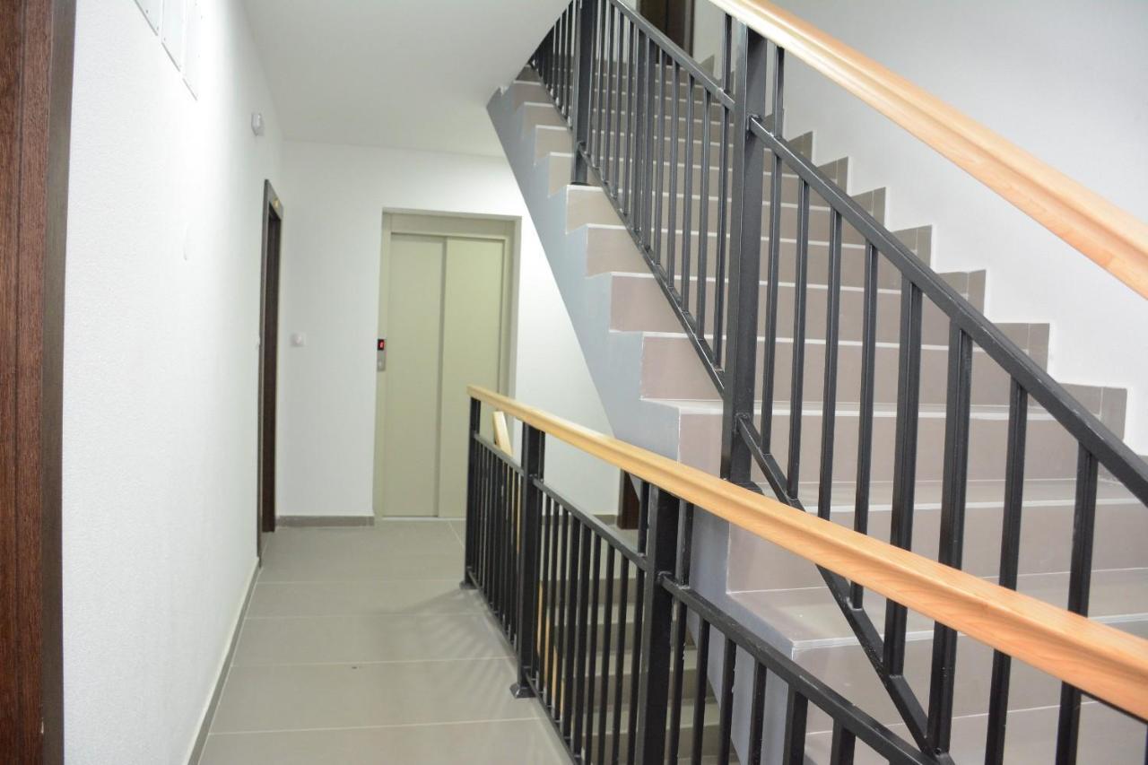 Cvetkovic Lux Аpartmani & Free Garaza Apartment Vrnjacka Banja Bagian luar foto